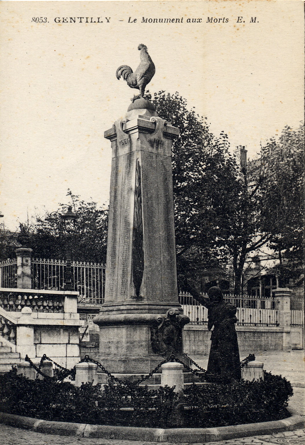 Carte postale du monument aux morts - Gentilly